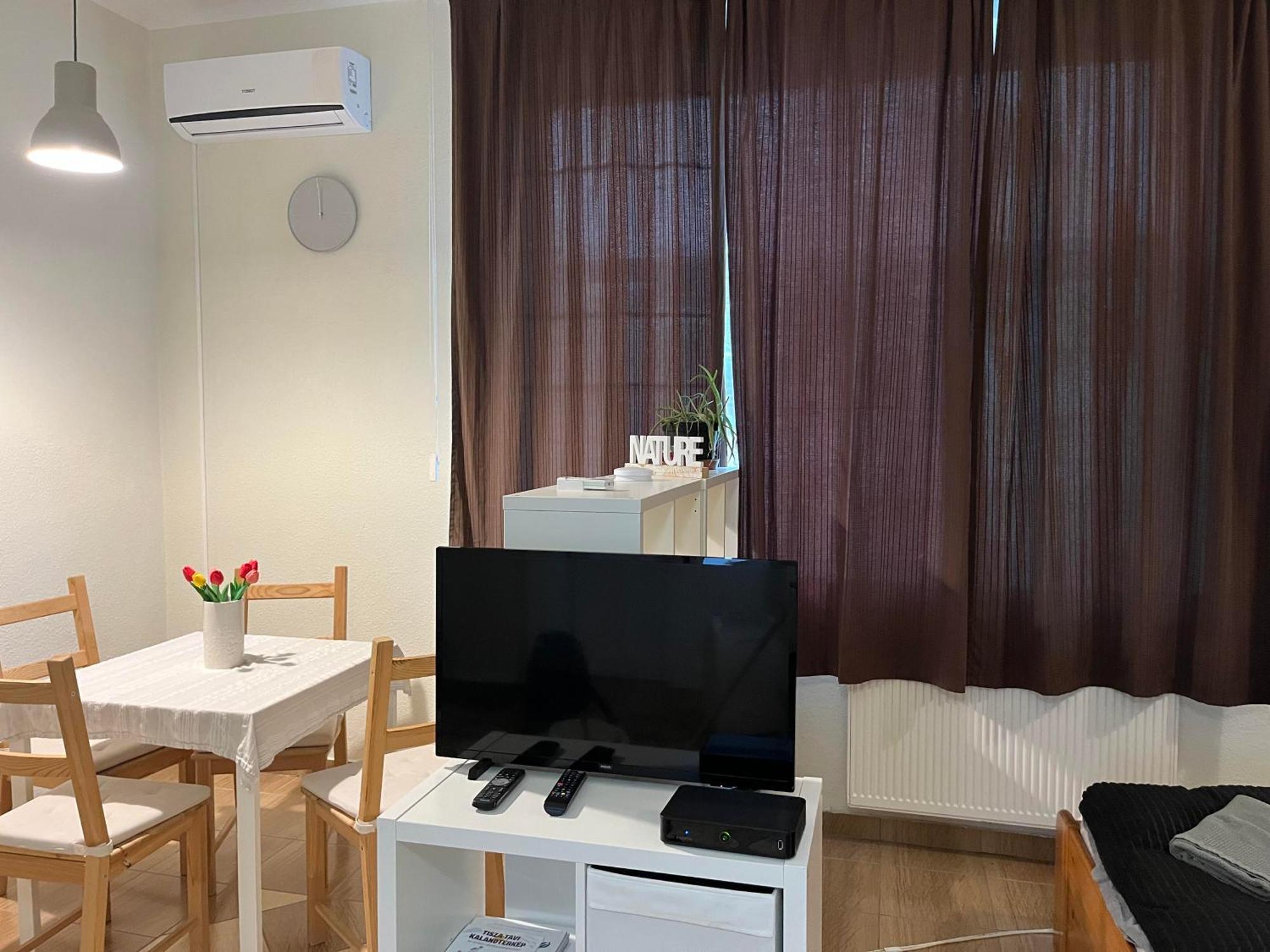 Idill Apartmanhaz B&B Tiszafüred Exteriér fotografie